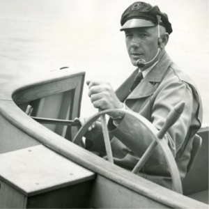  1949: Captain Lynn Campbell establishes Spring Street Water Taxi Company, ferrying across Elliott Bay.